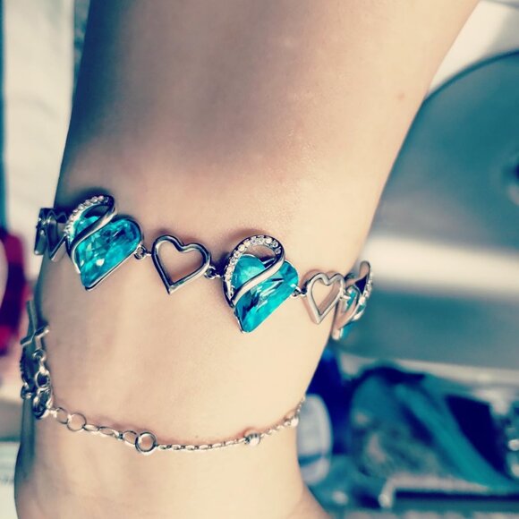 Neiman Marcus Infinity Love Heart Link Bracelet - Picture 1 of 3